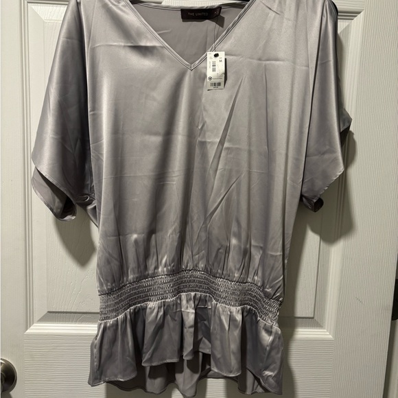 The Limited Gray Ruffled V-Neck Blouse - Picture 2 of 4